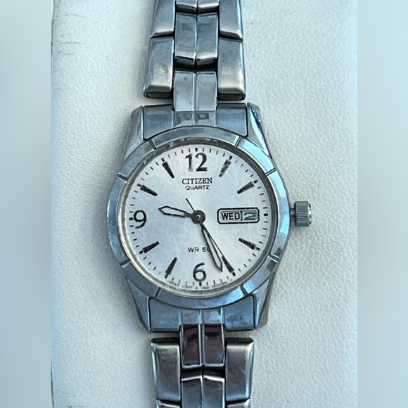 Citizen Ladies Watch Stainless Steel Bracelet White Dial Day Date Window - Picture 5 of 12